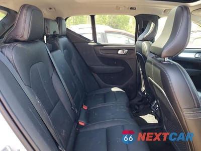 Zdjęcie 11 z 13 samochodu: 2020 VOLVO XC40 T5 MOMENTUM VIN:YV4162UK7L2218064 - miniatura