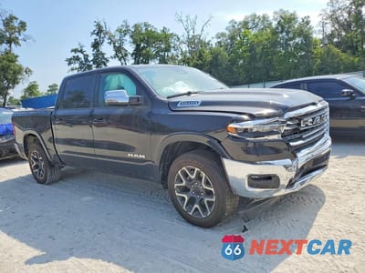 Czwarte zdjęcie samochodu z boku: 2026 RAM 1500 LARAMIE VIN:1C6SRFJP6TN316465 - miniatura