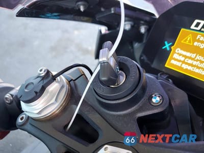Zdjęcie 8 z 9 samochodu: 2022 BMW S 1000 RR VIN:WB10E2309N6G21556 - miniatura