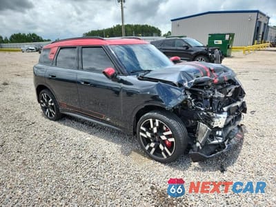 Czwarte zdjęcie samochodu z boku: 2025 MINI COUNTRYMAN JCW ALL4 VIN:WMZ33GA02S7R68882 - miniatura