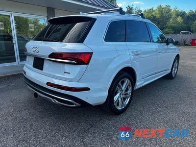 Czwarte zdjęcie samochodu z boku: 2020 AUDI Q7 PREMIUM PLUS VIN:WA1LXAF70LD009548 - miniatura