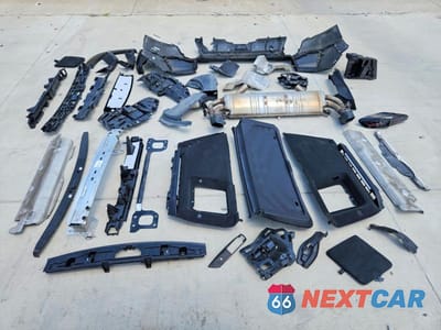 Zdjęcie 13 z 14 samochodu: 2023 BMW XM VIN:5YM23CS05P9S47414 - miniatura