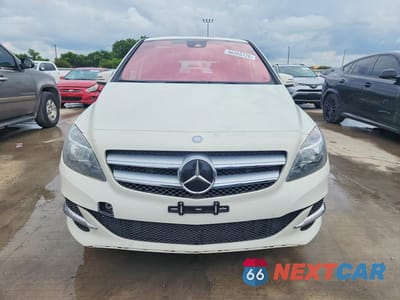 Piąte zdjęcie samochodu w środku: 2017 MERCEDES-BENZ B 250E VIN:WDDVP9AB4HJ015022 - miniatura