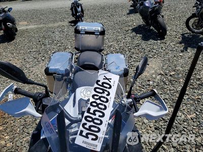 Piąte zdjęcie samochodu w środku: 2023 BMW R 1250 GS ADVENTURE VIN:WB10M1306P6G81763 - miniatura