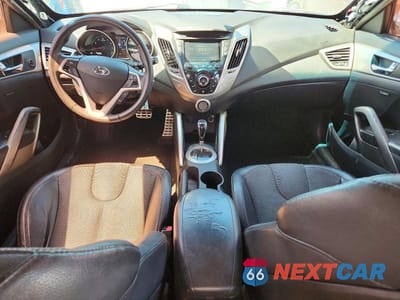 Zdjęcie 8 z 12 samochodu: 2012 HYUNDAI VELOSTER BASE VIN:KMHTC6AD8CU061727 - miniatura