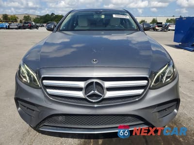 Piąte zdjęcie samochodu w środku: 2020 MERCEDES-BENZ E 350 VIN:W1KZF8DB8LA839897 - miniatura