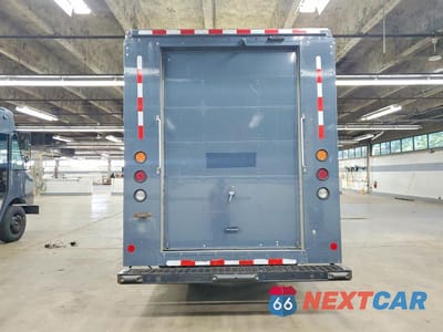Zdjęcie 6 z 13 samochodu: 2020 FORD F59 DELIVERY TRUCK VIN:1F65F5KN0L0A11775 - miniatura