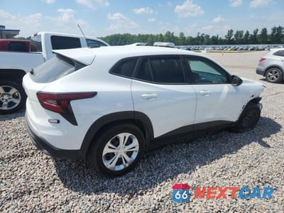 Trzecie zdjęcie samochodu z tyłu: 2025 CHEVROLET TRAX LS VIN:KL77LFEP2SC169191 - miniatura