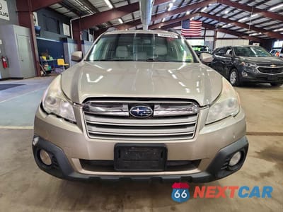 Piąte zdjęcie samochodu w środku: 2014 SUBARU OUTBACK 2.5I PREMIUM VIN:4S4BRBCC1E3222371 - miniatura