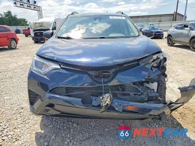 Piąte zdjęcie samochodu w środku: 2017 TOYOTA RAV4 LE VIN:JTMBFREV9HJ163736 - miniatura