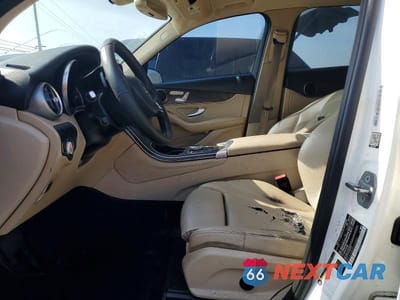 Zdjęcie 7 z 13 samochodu: 2019 MERCEDES-BENZ GLC 300 VIN:WDC0G4JB2K1000852 - miniatura