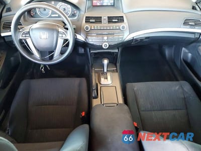 Zdjęcie 8 z 12 samochodu: 2011 HONDA ACCORD LX VIN:1HGCP2F36BA144768 - miniatura