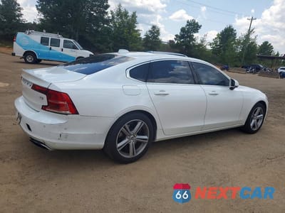 Trzecie zdjęcie samochodu z tyłu: 2018 VOLVO S90 T5 MOMENTUM VIN:LVY982AK0JP019175 - miniatura