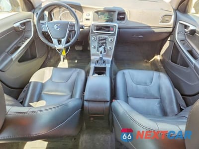 Zdjęcie 8 z 12 samochodu: 2016 VOLVO V60 T5 PREMIER VIN:YV140MEK2G1307106 - miniatura