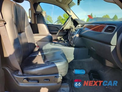 Zdjęcie 7 z 13 samochodu: 2013 GMC YUKON XL K1500 SLT VIN:1GKS2KE77DR134109 - miniatura
