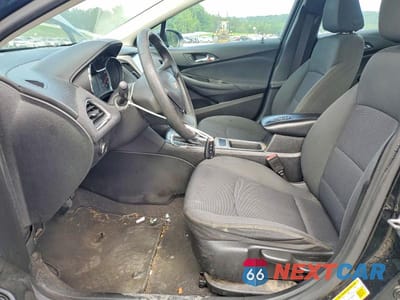 Zdjęcie 7 z 12 samochodu: 2017 CHEVROLET CRUZE LS VIN:1G1BC5SMXH7262701 - miniatura