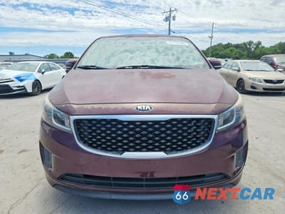 Piąte zdjęcie samochodu w środku: 2017 KIA SEDONA LX VIN:KNDMB5C18H6228432 - miniatura