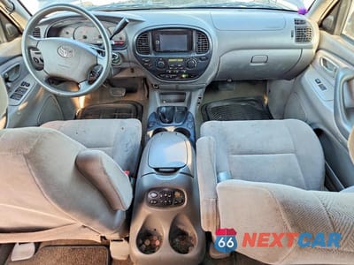 Zdjęcie 8 z 13 samochodu: 2004 TOYOTA SEQUOIA SR5 VIN:5TDBT44A34S205504 - miniatura