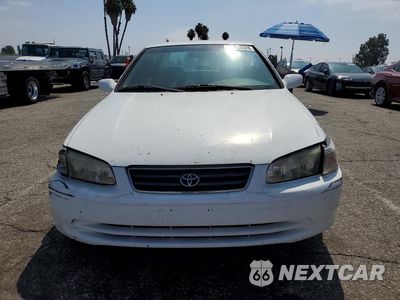 Piąte zdjęcie samochodu w środku: 2001 TOYOTA CAMRY CE VIN:4T1BG22K31U799664 - miniatura