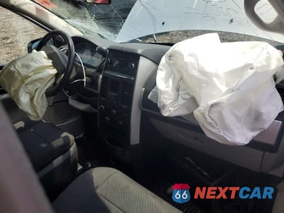 Zdjęcie 8 z 13 samochodu: 2010 DODGE GRAND CARAVAN SXT VIN:2D4RN5D15AR417455 - miniatura