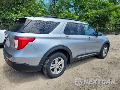 Trzecie zdjęcie samochodu z tyłu: 2021 FORD EXPLORER XLT VIN:1FMSK8DH8MGC00649 - miniatura