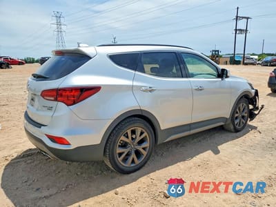Trzecie zdjęcie samochodu z tyłu: 2017 HYUNDAI SANTA FE SPORT 2.0T ULTIMATE VIN:5XYZW4LAXHG386496 - miniatura