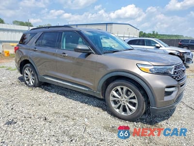 Czwarte zdjęcie samochodu z boku: 2021 FORD EXPLORER XLT VIN:1FMSK7DH9MGB28354 - miniatura