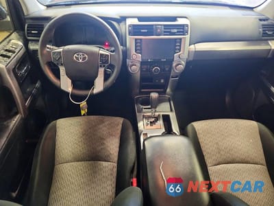 Zdjęcie 8 z 13 samochodu: 2021 TOYOTA 4RUNNER SR5 VIN:JTEEU5JRXM5229956 - miniatura