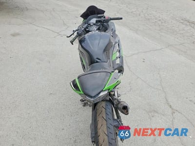 Zdjęcie 6 z 9 samochodu: 2014 KAWASAKI EX300 B VIN:JKAEX8B19EDA07578 - miniatura