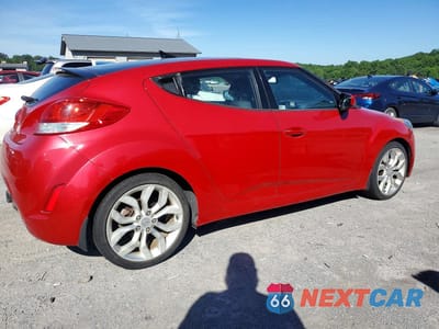 Trzecie zdjęcie samochodu z tyłu: 2013 HYUNDAI VELOSTER BASE VIN:KMHTC6ADXDU155321 - miniatura