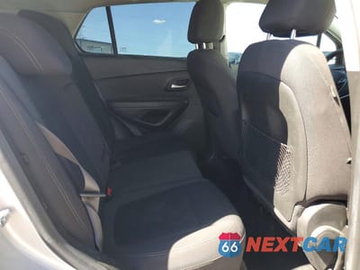 Zdjęcie 10 z 12 samochodu: 2017 CHEVROLET TRAX LS VIN:KL7CJKSB0HB143855 - miniatura