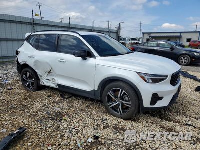 Czwarte zdjęcie samochodu z boku: 2024 VOLVO XC40 CORE VIN:YV4L12UK9R2336648 - miniatura