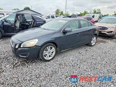 2013 VOLVO S60 T5 YV1612FS9D2209012 - główne zdjęcie licytacji z USA - miniatura