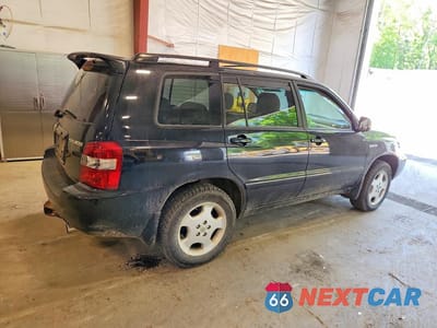 Trzecie zdjęcie samochodu z tyłu: 2005 TOYOTA HIGHLANDER LIMITED VIN:JTEEP21A950116384 - miniatura