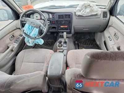 Zdjęcie 8 z 12 samochodu: 2001 TOYOTA TACOMA DOUBLE CAB PRERUNNER VIN:5TEGN92N51Z821268 - miniatura