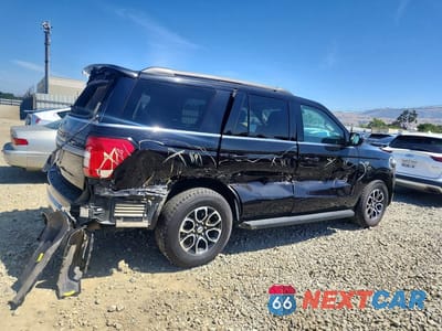 Trzecie zdjęcie samochodu z tyłu: 2024 FORD EXPEDITION XLT VIN:1FMJU1H8XREA19126 - miniatura