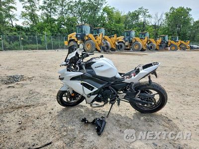 Trzecie zdjęcie samochodu z tyłu: 2020 KAWASAKI EX650 N VIN:ML5EXEN16LDA13247 - miniatura