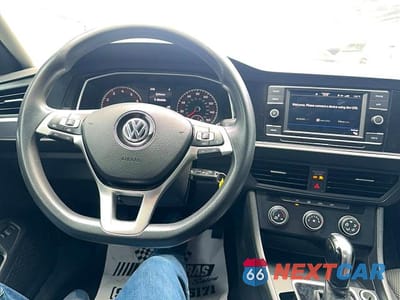 Zdjęcie 9 z 10 samochodu: 2020 VOLKSWAGEN JETTA S VIN:3VWCB7BU2LM070341 - miniatura