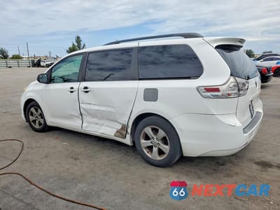 Drugie zdjęcie samochodu z przodu: 2015 TOYOTA SIENNA LE VIN:5TDKK3DCXFS560235 - miniatura