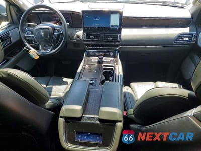 Zdjęcie 8 z 14 samochodu: 2022 LINCOLN NAVIGATOR BLACK LABEL VIN:5LMJJ2TT7NEL16923 - miniatura