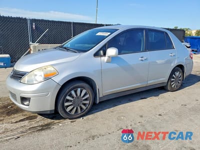 2011 NISSAN VERSA 1.8 S 3N1BC1AP7BL435513 - główne zdjęcie licytacji z USA - miniatura