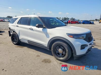 Czwarte zdjęcie samochodu z boku: 2023 FORD EXPLORER POLICE INTERCEPTOR VIN:1FM5K8AB3PGB84300 - miniatura