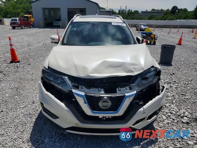 Piąte zdjęcie samochodu w środku: 2018 NISSAN ROGUE SL VIN:JN8AT2MV0JW313856 - miniatura