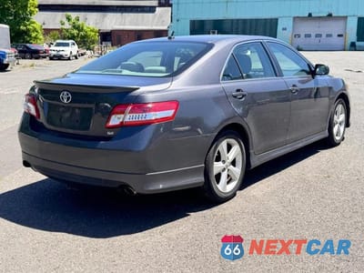 Czwarte zdjęcie samochodu z boku: 2011 TOYOTA CAMRY SE VIN:4T1BF3EK1BU608362 - miniatura