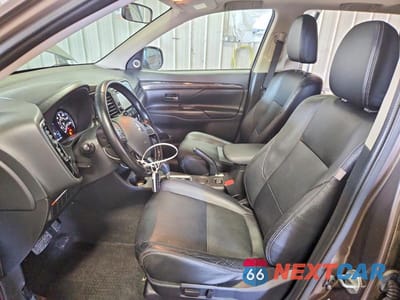 Zdjęcie 7 z 13 samochodu: 2016 MITSUBISHI OUTLANDER SE VIN:JA4AD3A30GZ015763 - miniatura