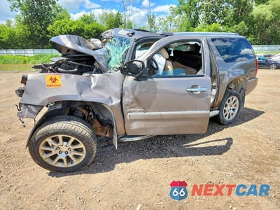 2013 GMC YUKON XL DENALI 1GKS2MEF5DR105548 - główne zdjęcie licytacji z USA - miniatura