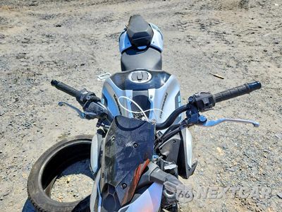 Piąte zdjęcie samochodu w środku: 2025 KAWASAKI ZR900 S VIN:ML5ZRDS13SDA06572 - miniatura