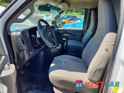 Zdjęcie 7 z 12 samochodu: 2020 CHEVROLET EXPRESS G2500 VIN:1GCWGAFGXL1209566 - miniatura