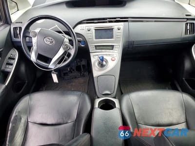 Zdjęcie 8 z 12 samochodu: 2013 TOYOTA PRIUS PERSONA SERIES SE VIN:JTDKN3DU3D5599073 - miniatura