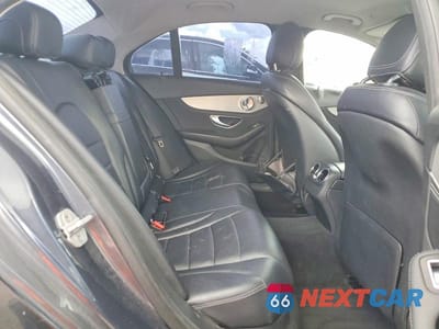 Zdjęcie 10 z 12 samochodu: 2015 MERCEDES-BENZ C 300 VIN:55SWF4JB5FU053477 - miniatura